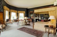 hartwell-39-royal-4-poster-room-15.jpg.512x342_q85_crop_detail_upscale