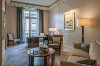 The-Peninsula-55-suite