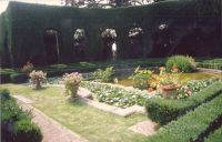 Villa_Gamberaia_37_Hexedra_south_of_the_garden