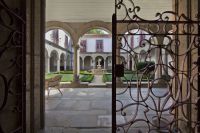 Guimaraes_25_courtyard